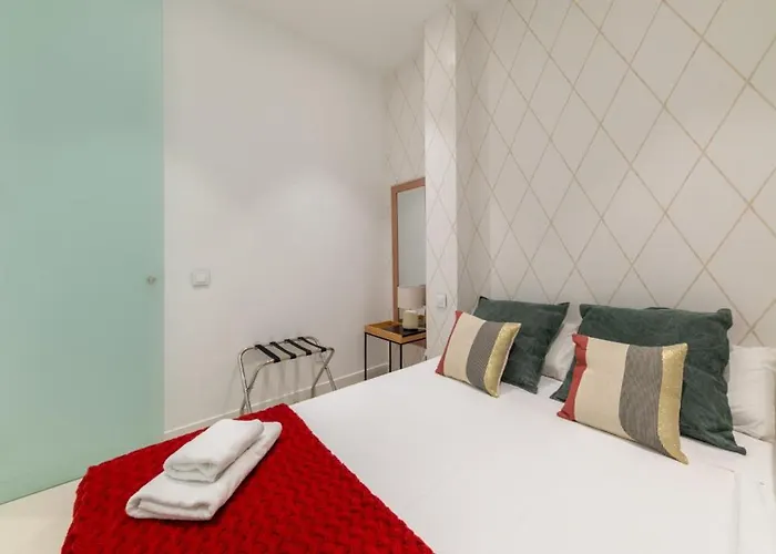 2 Bedrooms 2 Bathrooms Furnished - Delicias - Modern- Mintystay